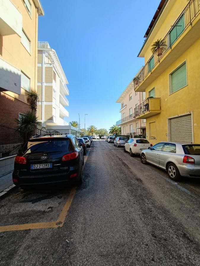 Residenza Topazio San Benedetto del Tronto Buitenkant foto