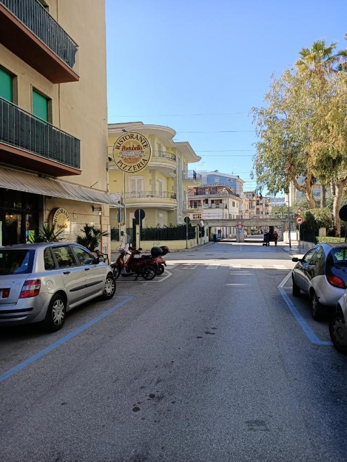 Residenza Topazio San Benedetto del Tronto Buitenkant foto